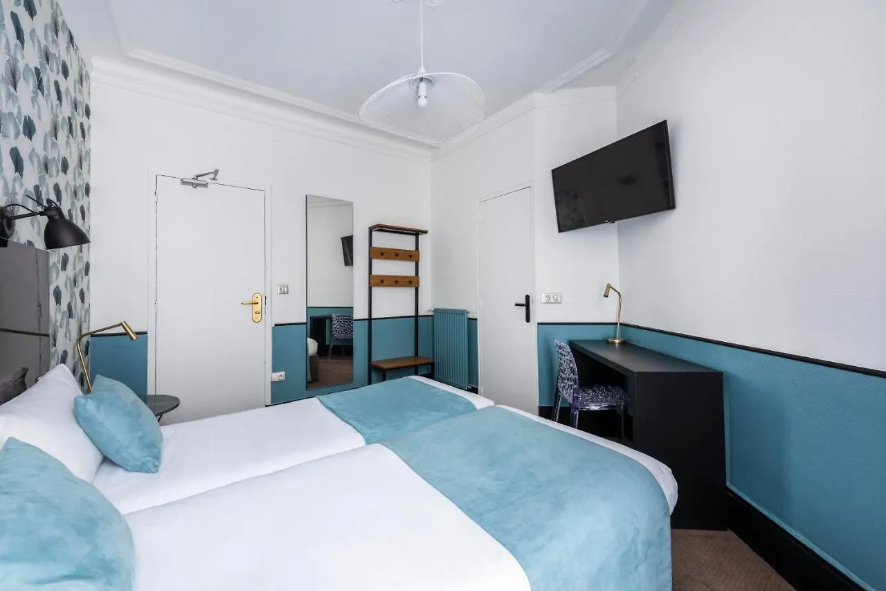 **  Lennon Hotel Paris Gare du Nord France