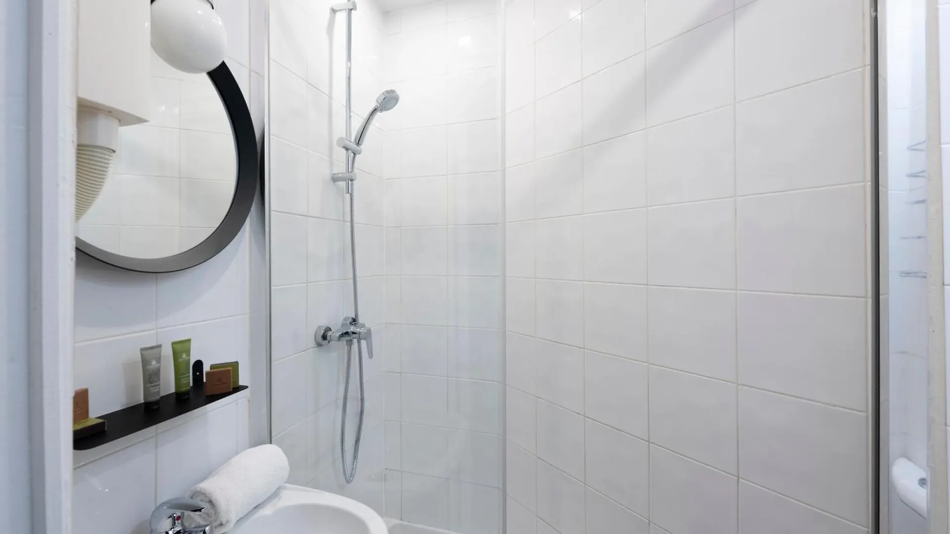 Lennon By Avalon Hotel Paris Gare Du Nord 2*,